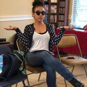 Meet your Posher, Iris